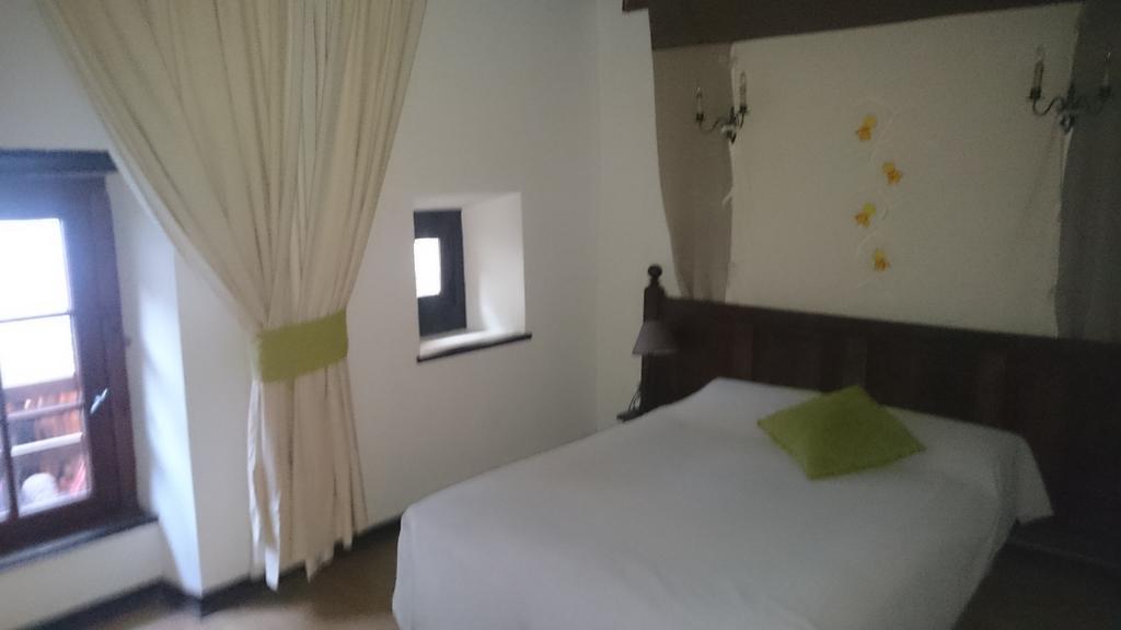 Chambre D'Hotes Chez Francoise Pérouges 客房 照片