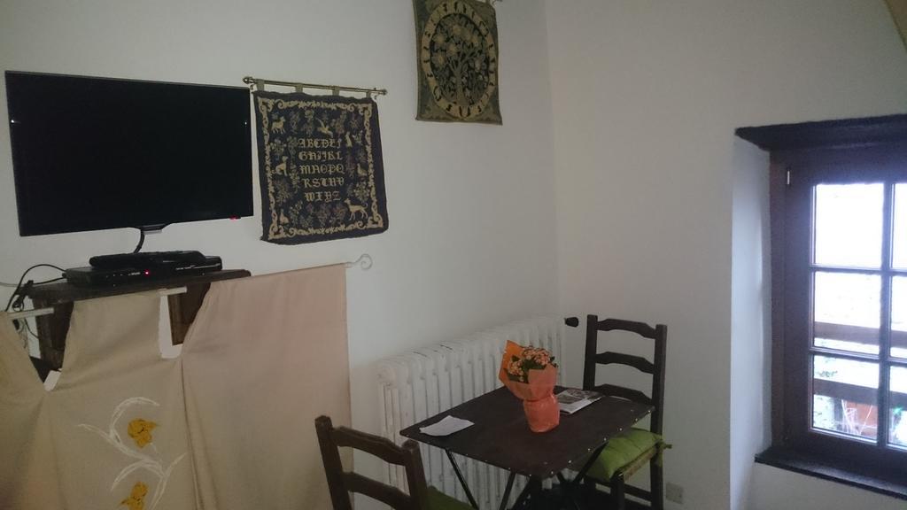 Chambre D'Hotes Chez Francoise Pérouges 客房 照片