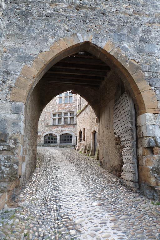 Chambre D'Hotes Chez Francoise Pérouges 外观 照片